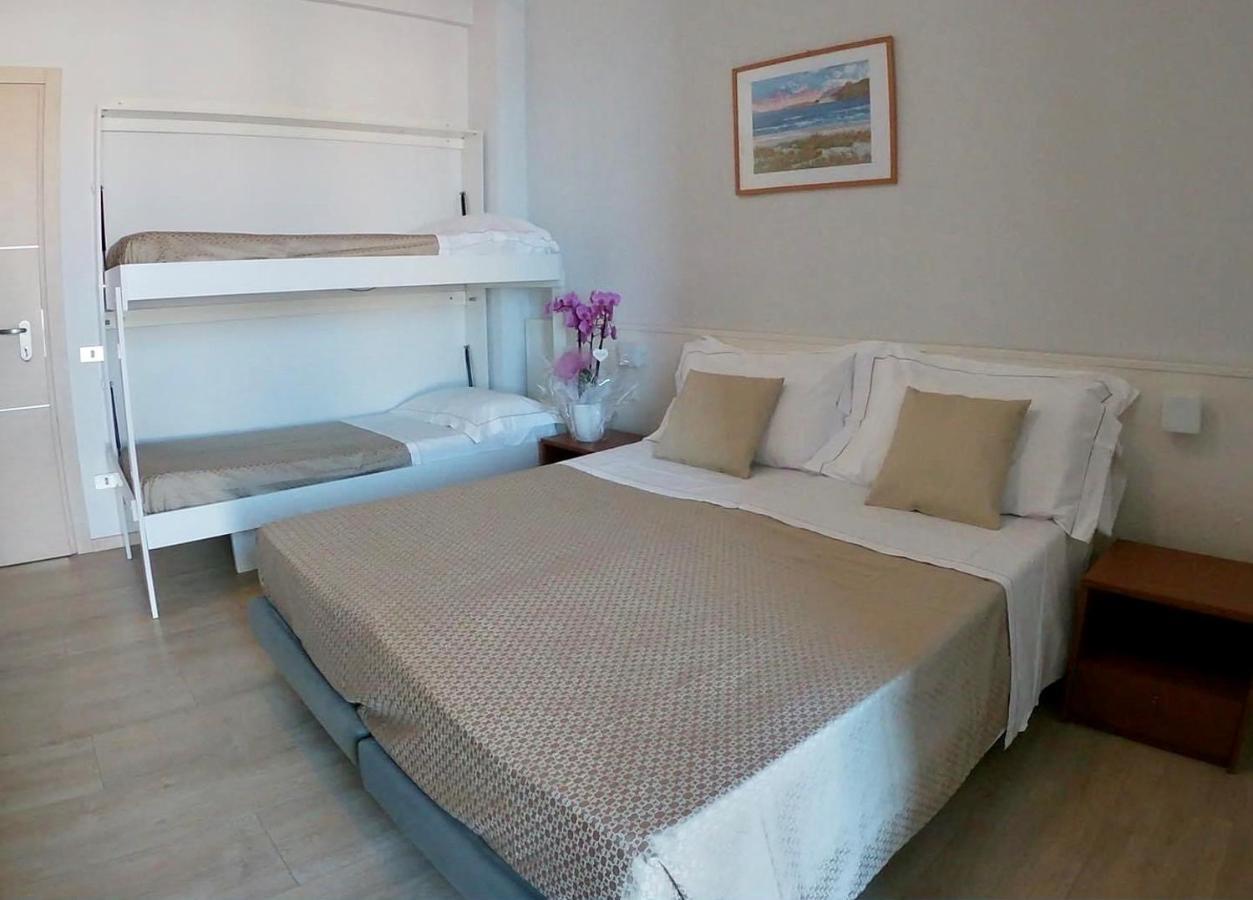 Hotel Caravel Marotta Extérieur photo