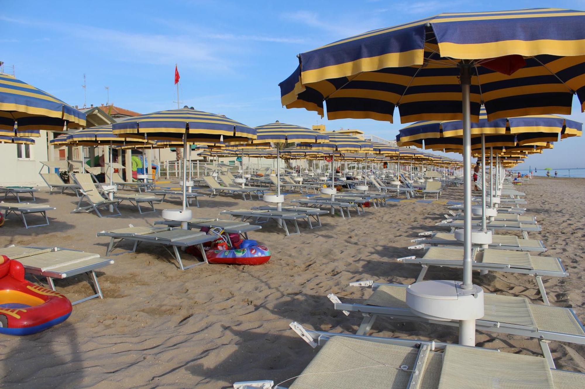 Hotel Caravel Marotta Extérieur photo