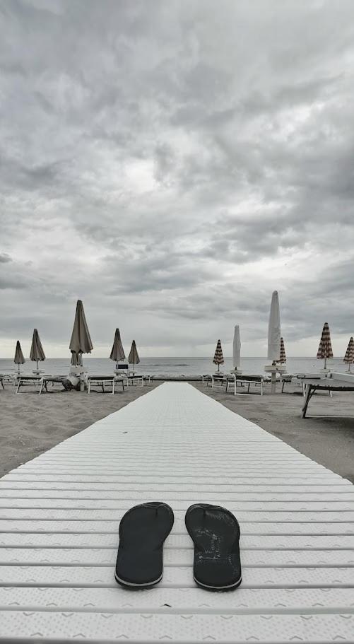 Hotel Caravel Marotta Extérieur photo