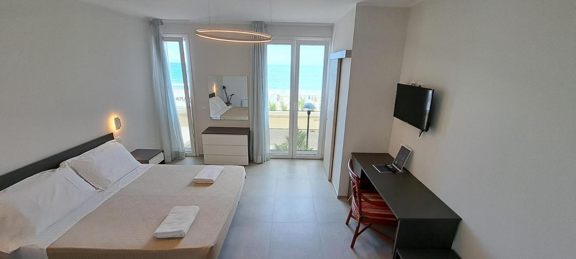 Hotel Caravel Marotta Extérieur photo