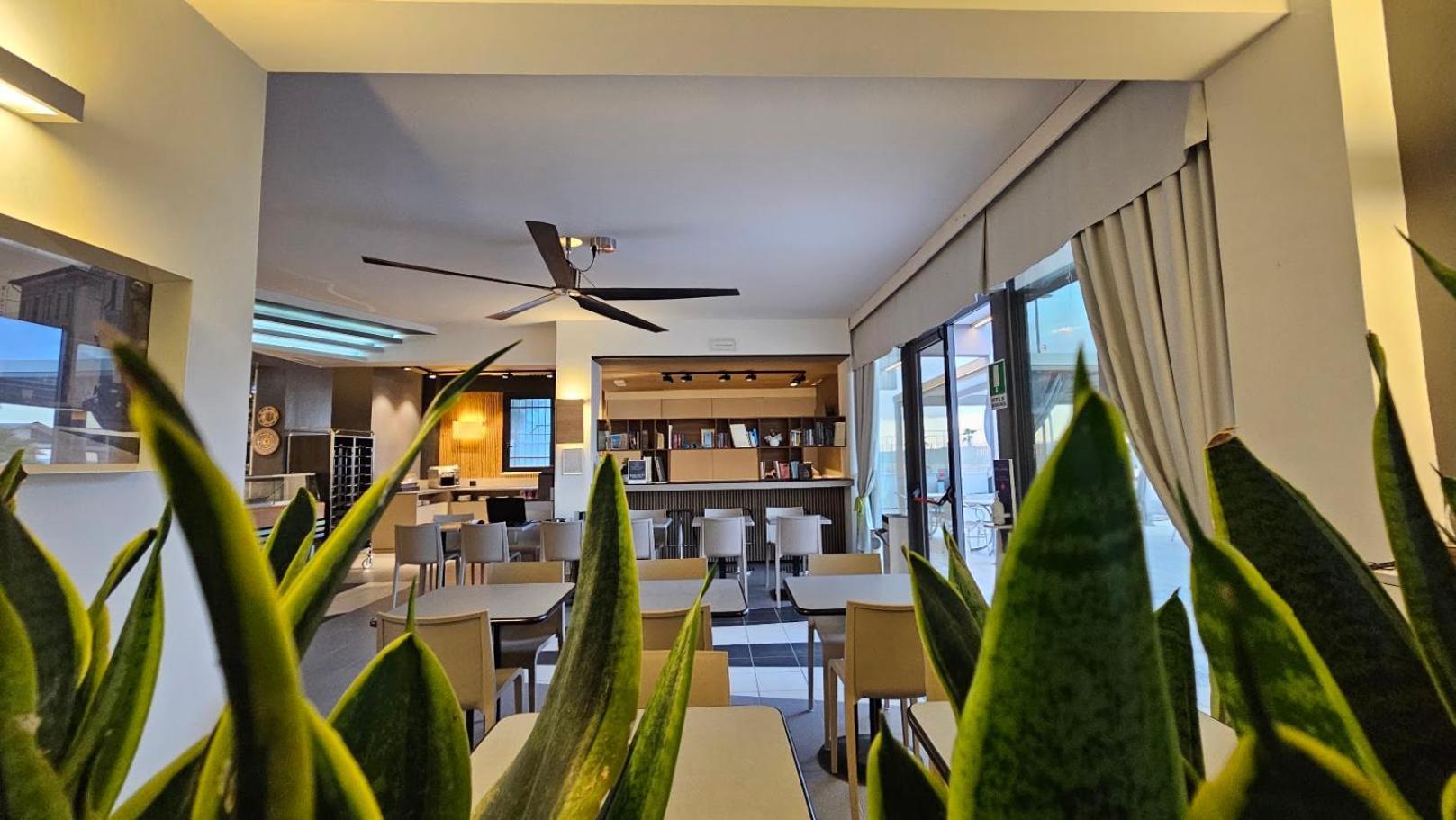 Hotel Caravel Marotta Extérieur photo
