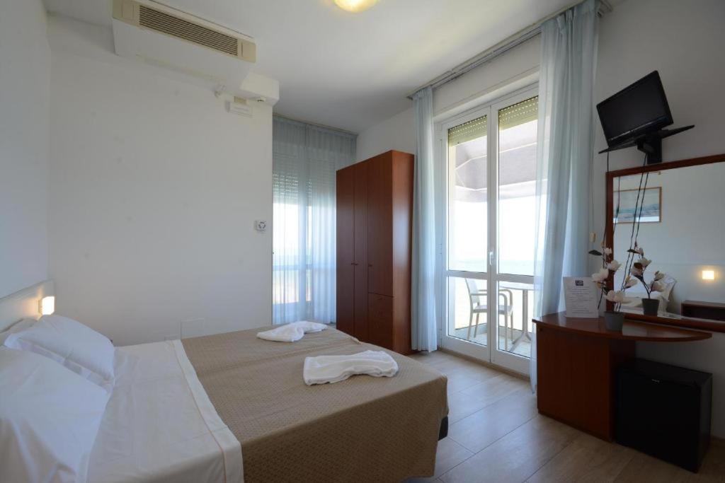 Hotel Caravel Marotta Extérieur photo