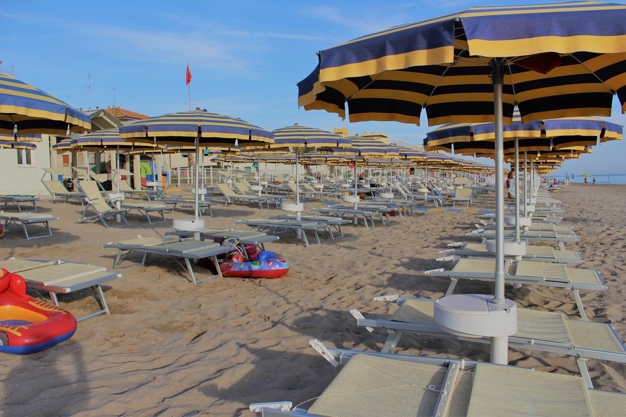 Hotel Caravel Marotta Extérieur photo